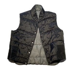 Men Medium Reversible Puffy Vest 90’s Black/Grey